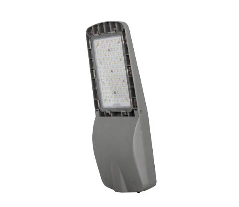 Luminaria LED para alumbrado público con estructura de aluminio fundido y protección IK08. Potencia: 120W. Luz Neutra. Vida útil: 50000 hs. Caja x 1