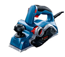 Cepillo GHO 700- 16500rpm - 700w - Prof rebaje: 9 mm. Máx anchura de cepillado: 82 mm. Garantía un año.