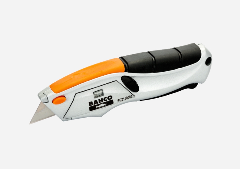 Cutter Trincheta Retractil 6 Hojas 17 Cm