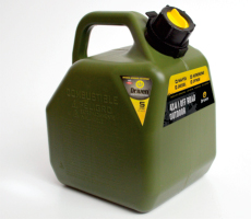 Bidon de 5 litros de combustible con embudo Canadiense Verde